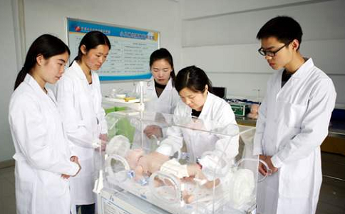 成都龙泉卫生学校2021年找招生简章