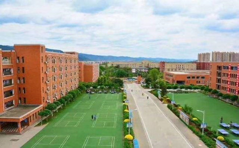 成都卫校学院图