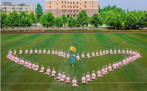 成都卫校专业图