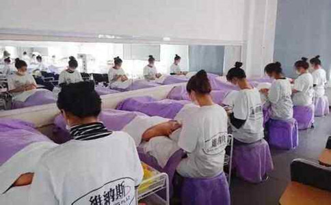 成都卫校美容专业图