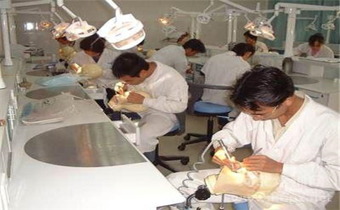 成都卫校医学影像专业图