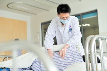 成都卫校男士护理专业图